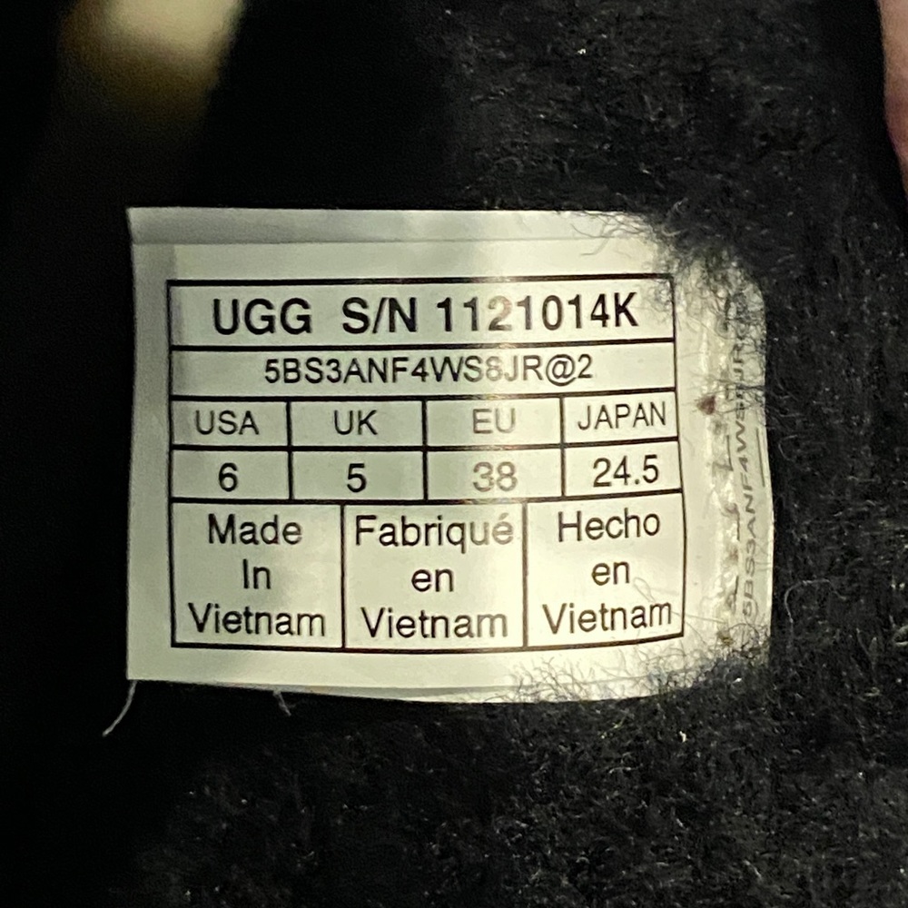 UGG Classic II Clear Glitter Stars Black Boots Kids Size 6 = Women's Size 7 NWOB - Picture 9 of 10